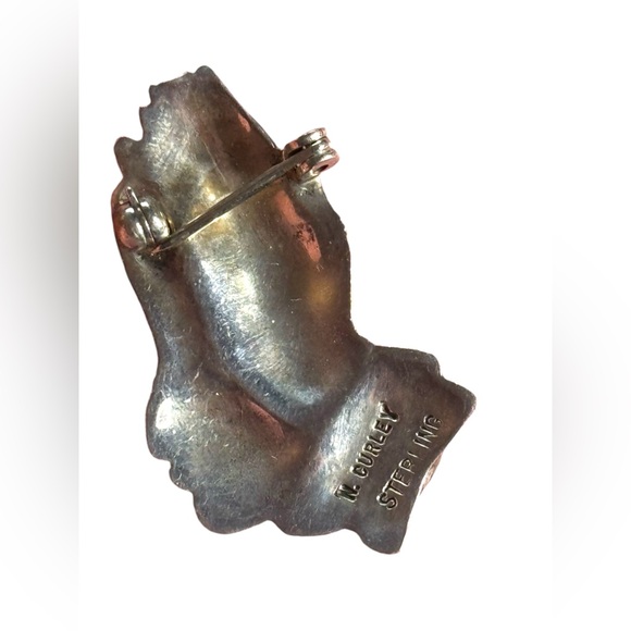 Vintage  N Curley Southwestern sterling Silver Hands praying Turquoise brooch - Picture 2 of 2